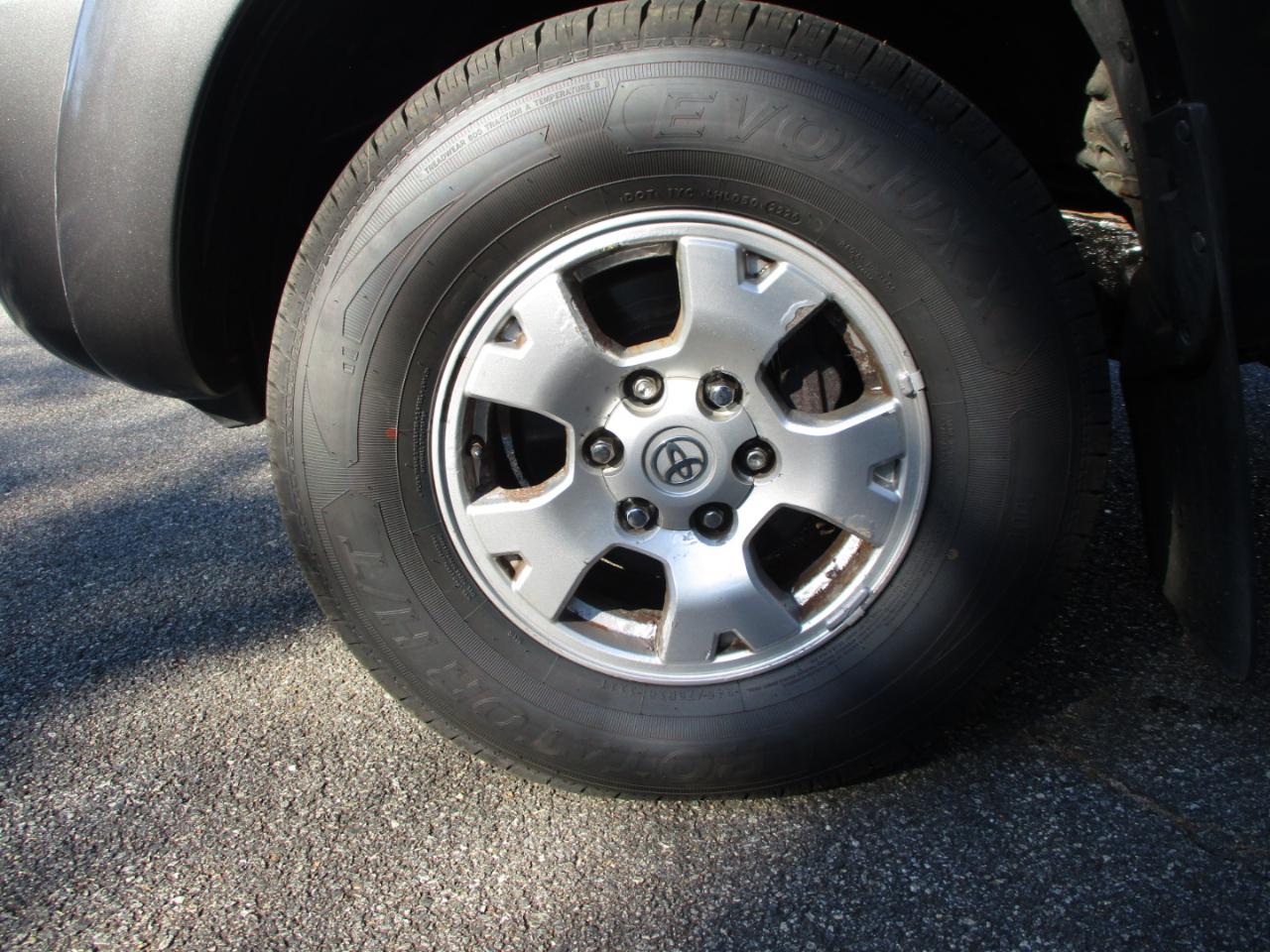 Toyota Tacoma Double Cab Long Bed V6 Auto 4WD 2010