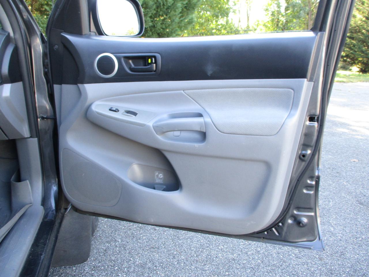 Toyota Tacoma Double Cab Long Bed V6 Auto 4WD 2010