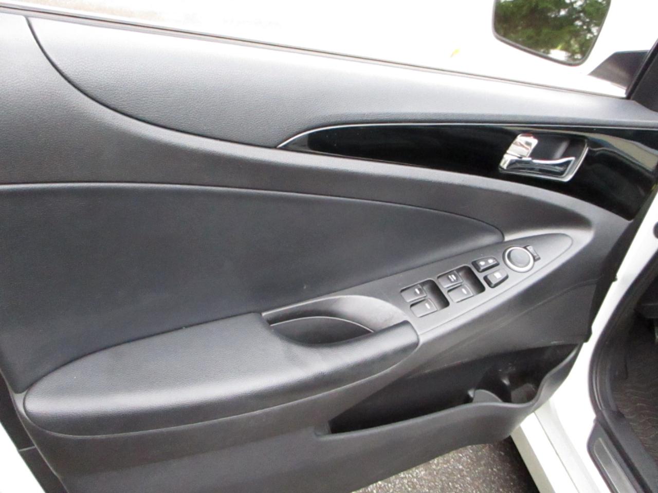 Hyundai Sonata Limited Auto 2012