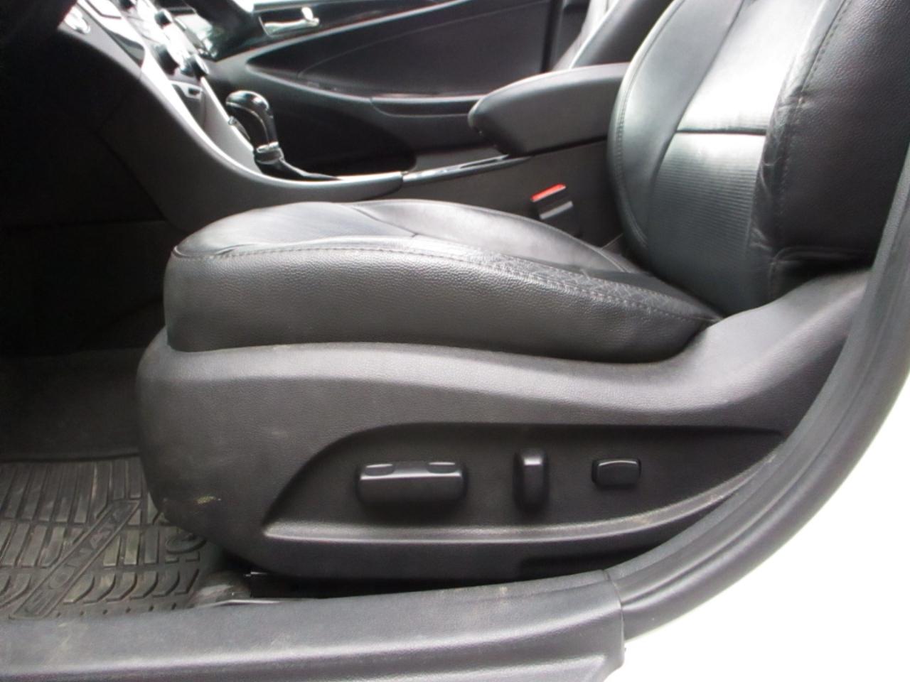 Hyundai Sonata Limited Auto 2012