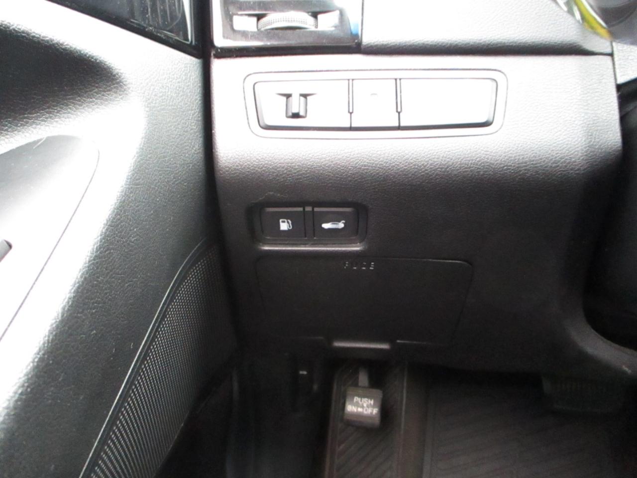 Hyundai Sonata Limited Auto 2012