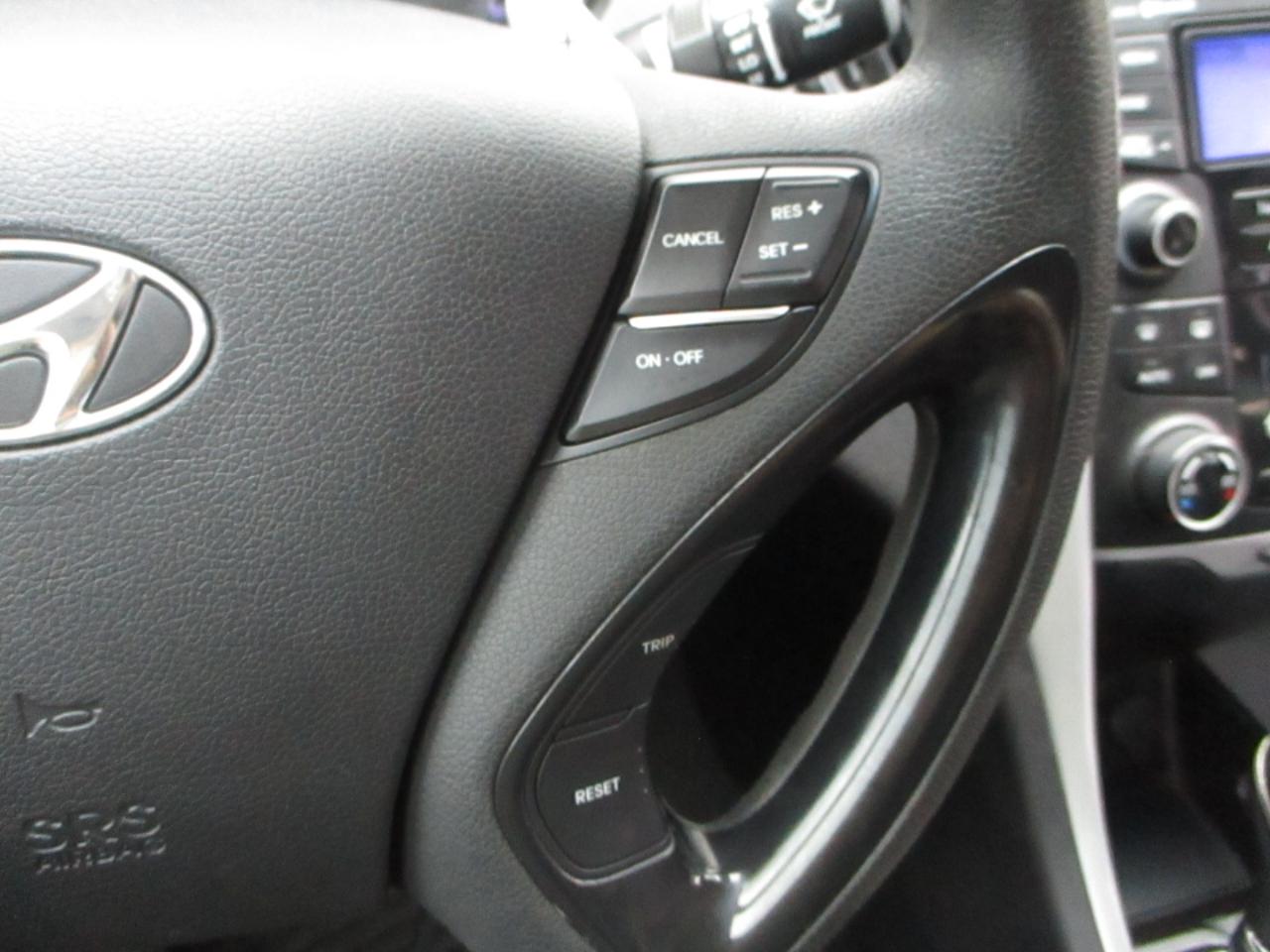 Hyundai Sonata Limited Auto 2012