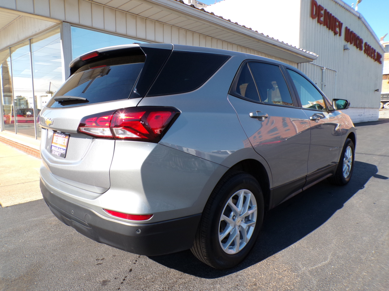 Chevrolet Equinox FWD 4dr LS w/1LS 2024 Chevrolet Equinox FWD 4dr LS w/1LS 2024