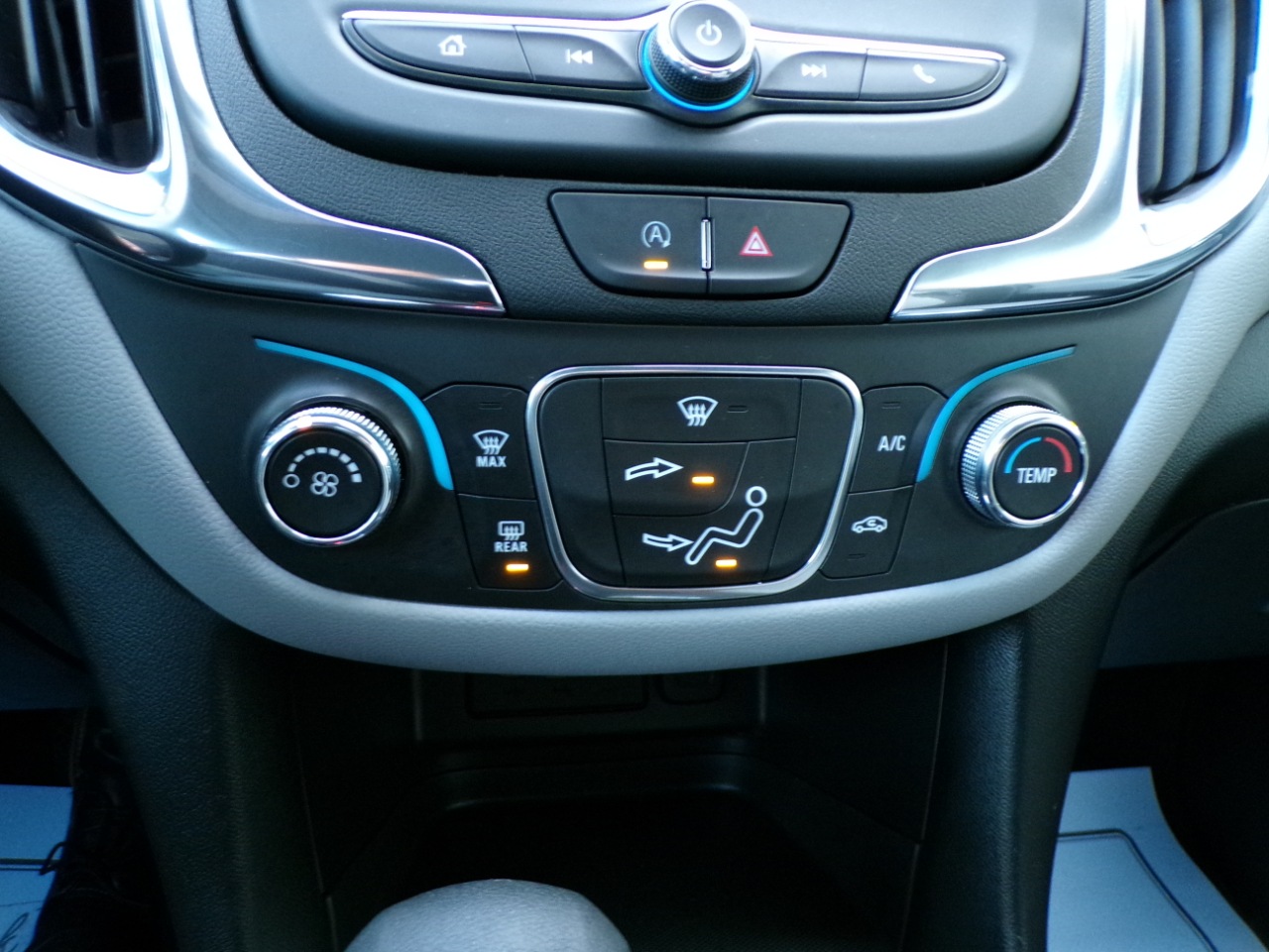 Chevrolet Equinox FWD 4dr LS w/1LS 2024 Chevrolet Equinox FWD 4dr LS w/1LS 2024