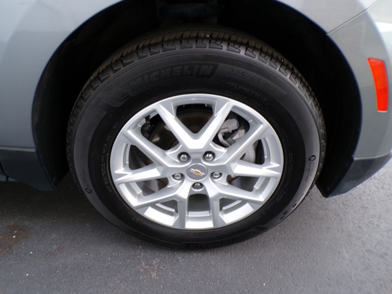 Chevrolet Equinox FWD 4dr LS w/1LS 2024 Chevrolet Equinox FWD 4dr LS w/1LS 2024