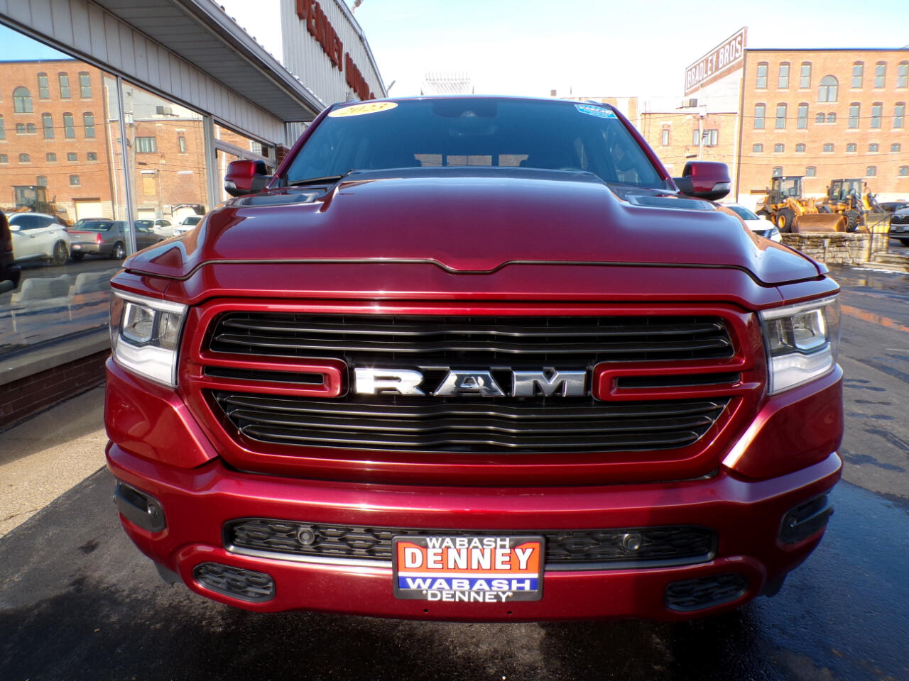 RAM 1500 Laramie 4x4 Crew Cab 5'7" Box 2023