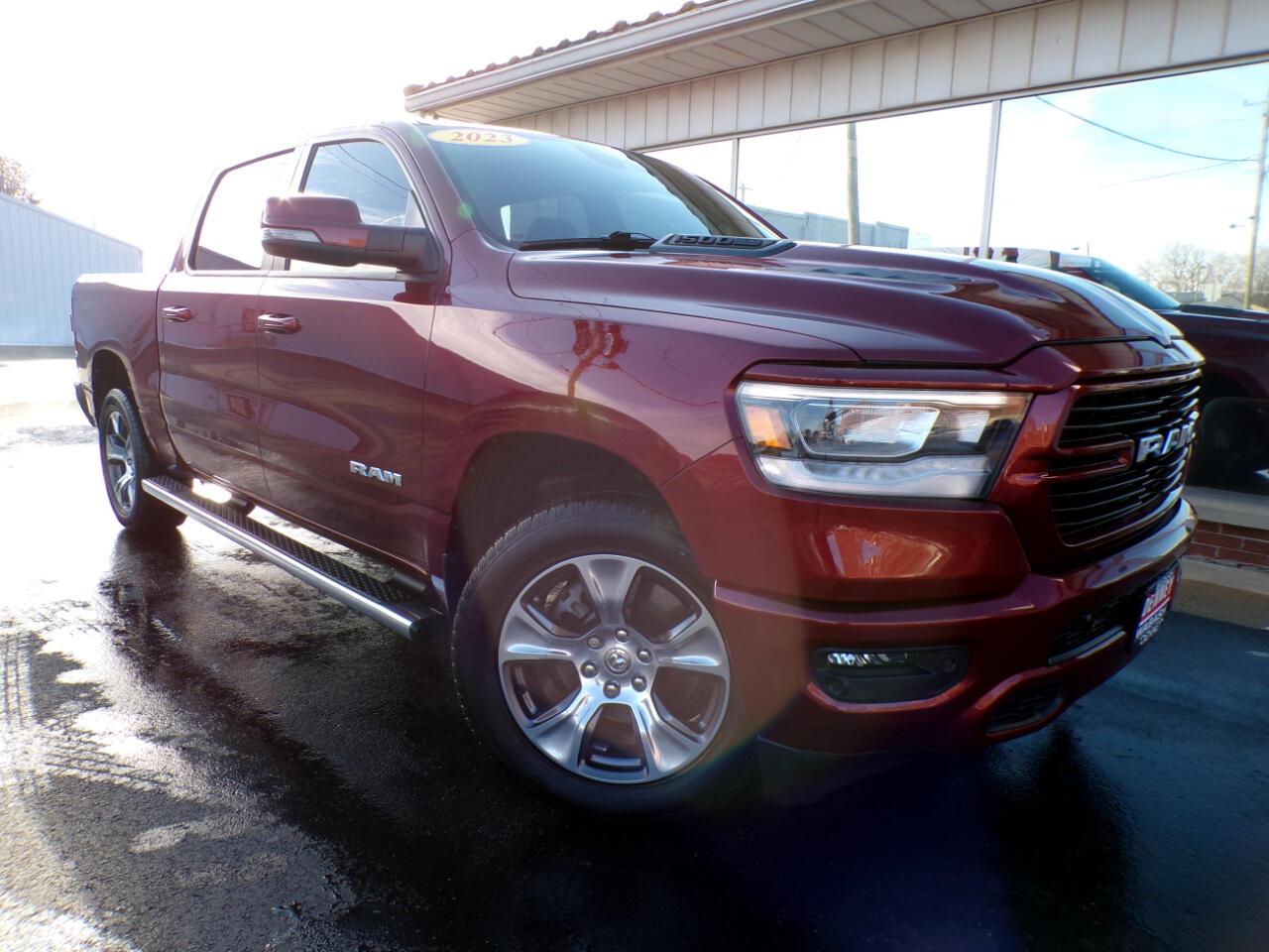 RAM 1500 Laramie 4x4 Crew Cab 5'7" Box 2023