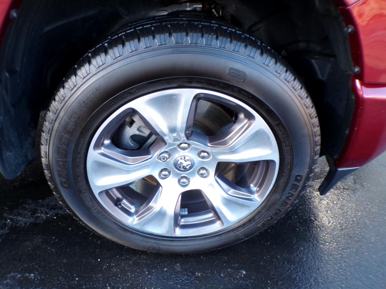 RAM 1500 Laramie 4x4 Crew Cab 5'7" Box 2023