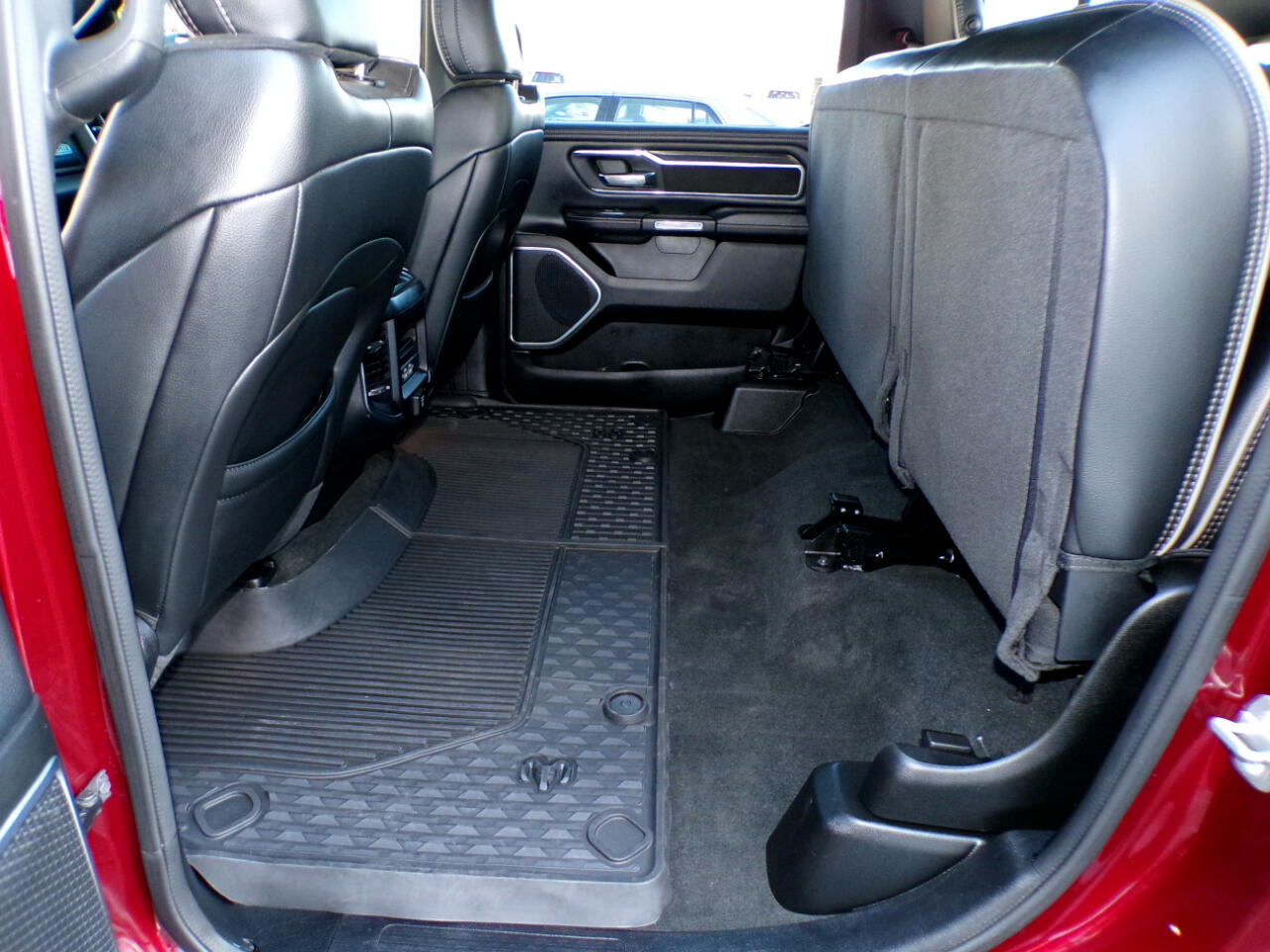 RAM 1500 Laramie 4x4 Crew Cab 5'7" Box 2023