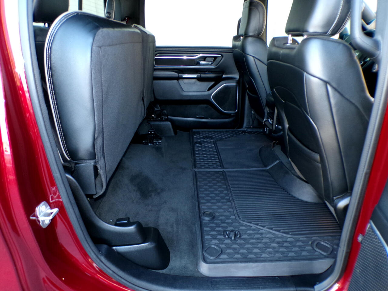 RAM 1500 Laramie 4x4 Crew Cab 5'7" Box 2023