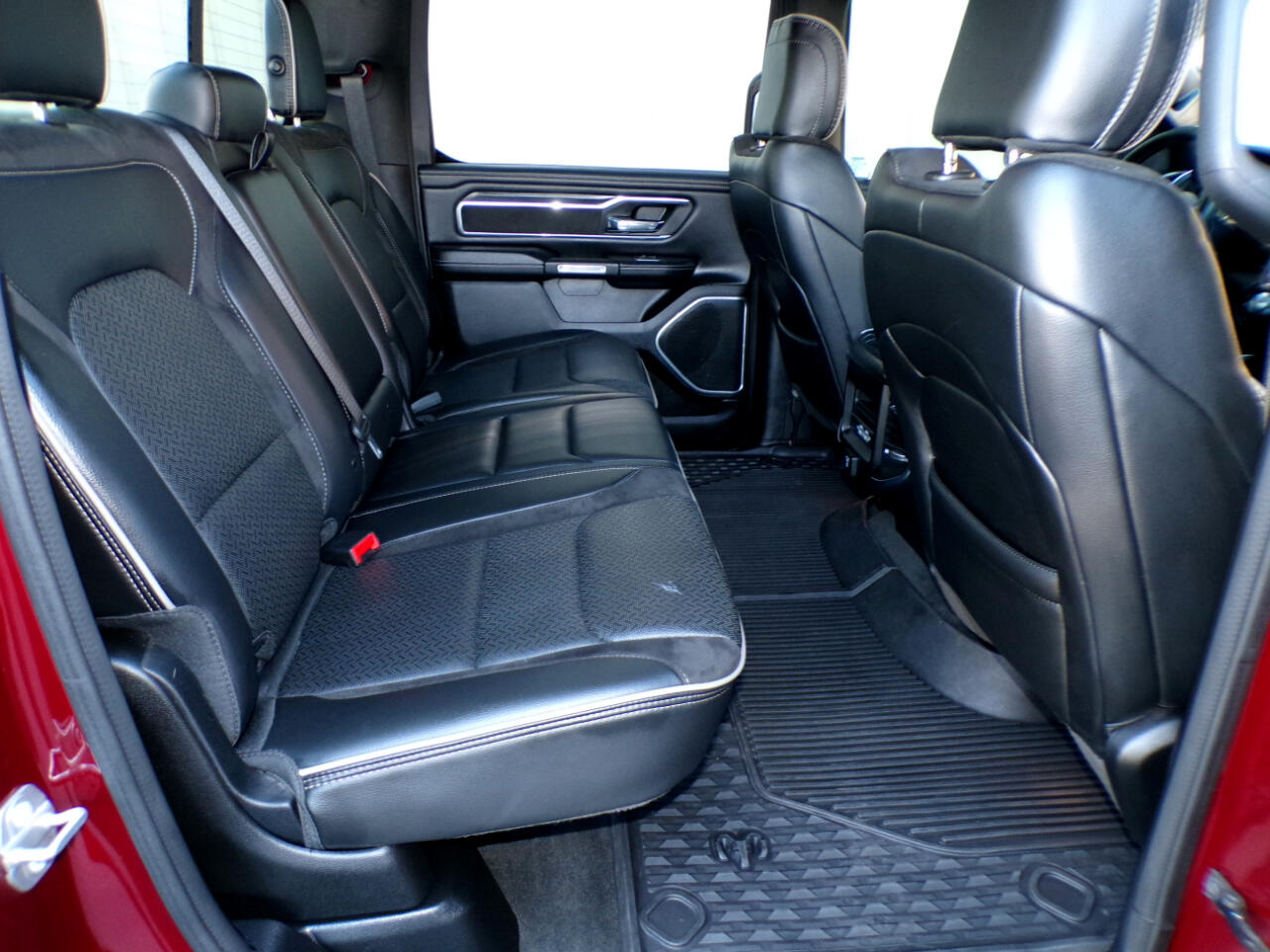 RAM 1500 Laramie 4x4 Crew Cab 5'7" Box 2023