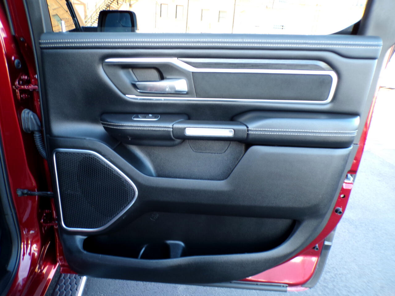 RAM 1500 Laramie 4x4 Crew Cab 5'7" Box 2023