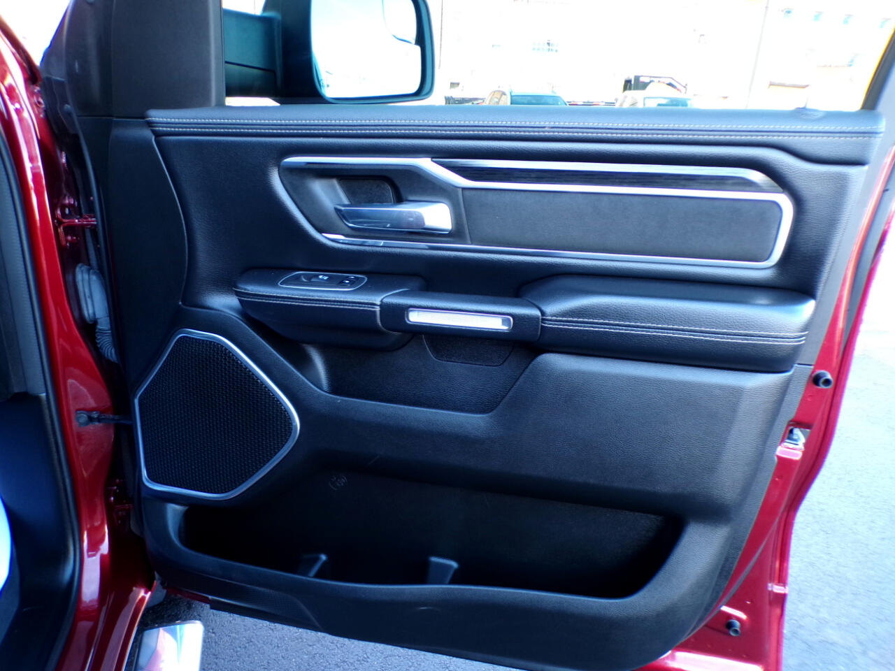 RAM 1500 Laramie 4x4 Crew Cab 5'7" Box 2023