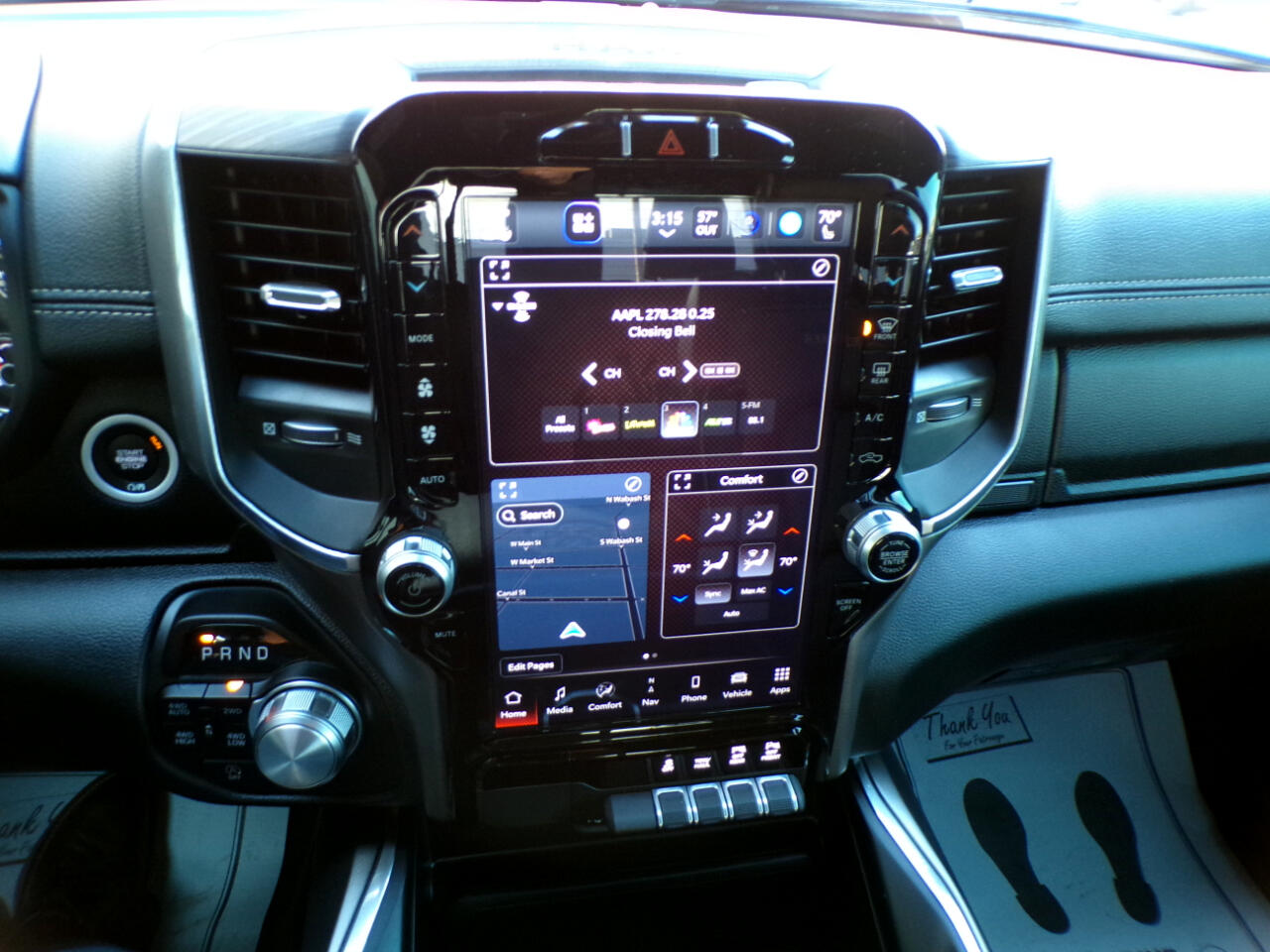 RAM 1500 Laramie 4x4 Crew Cab 5'7" Box 2023