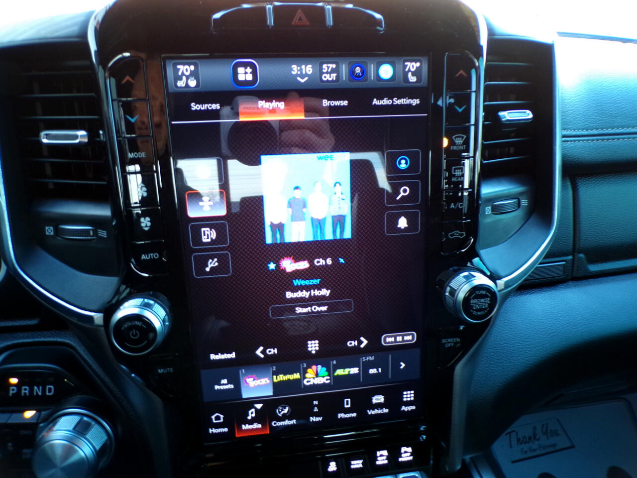 RAM 1500 Laramie 4x4 Crew Cab 5'7" Box 2023