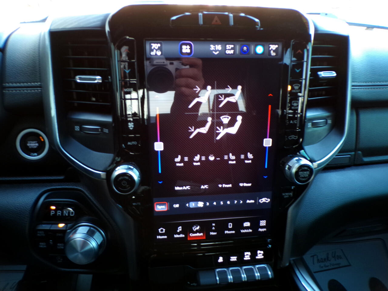 RAM 1500 Laramie 4x4 Crew Cab 5'7" Box 2023