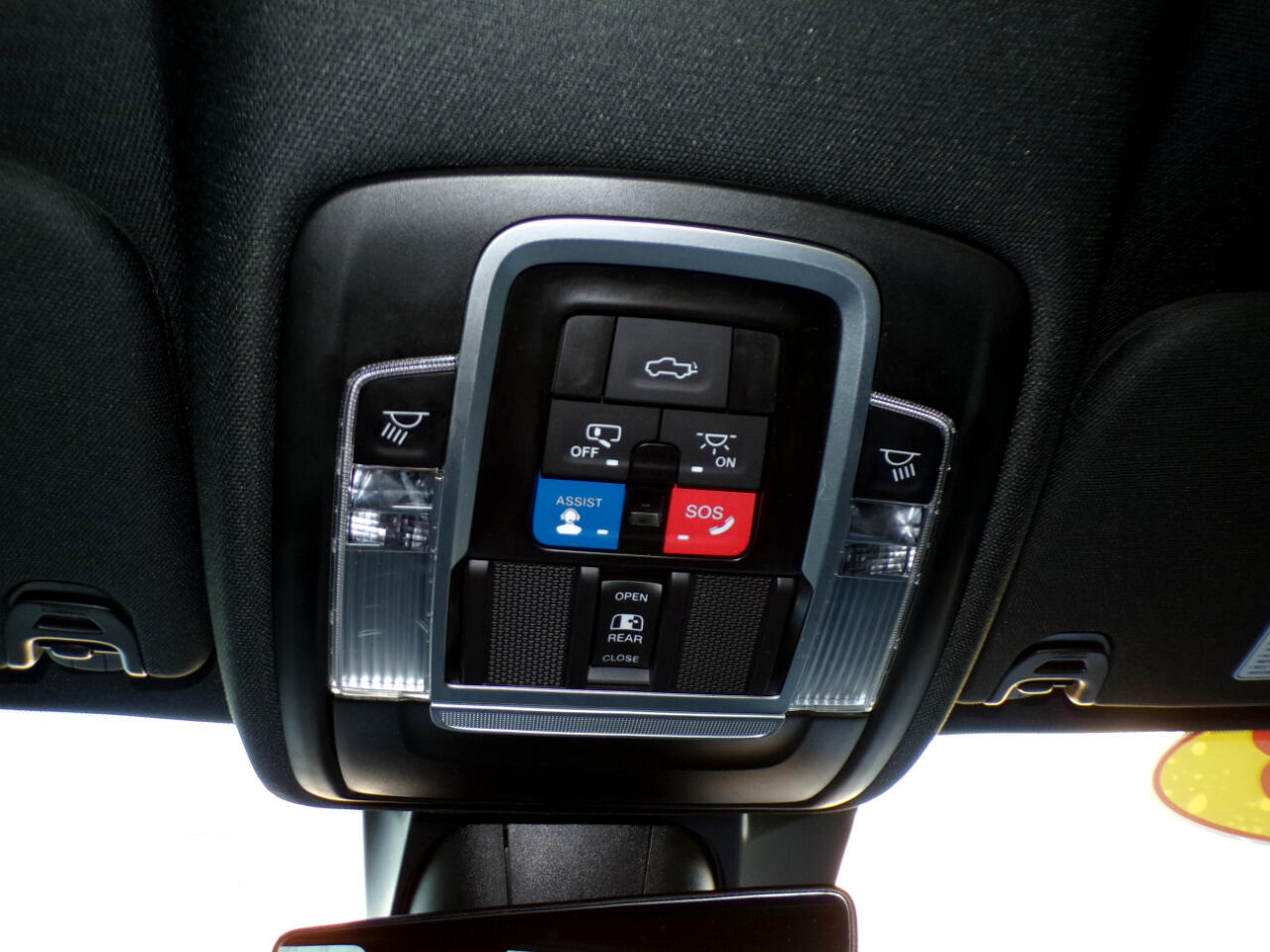 RAM 1500 Laramie 4x4 Crew Cab 5'7" Box 2023