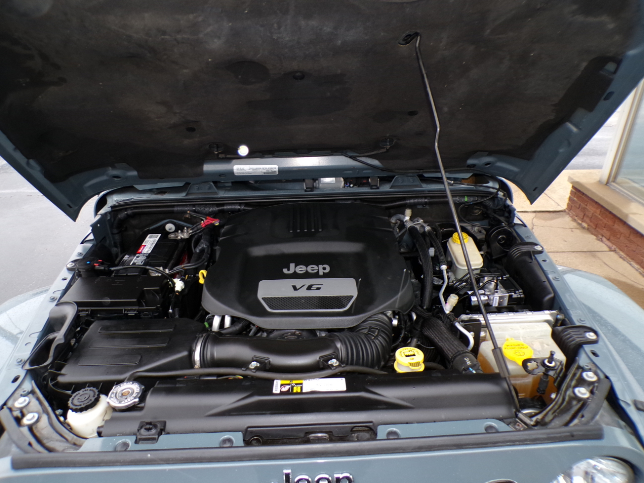 Jeep Wrangler Unlimited 4WD 4dr Sahara 2015