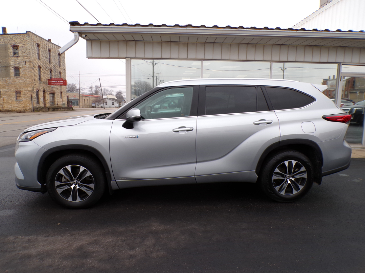 Toyota Highlander Hybrid XLE AWD (Natl) 2020