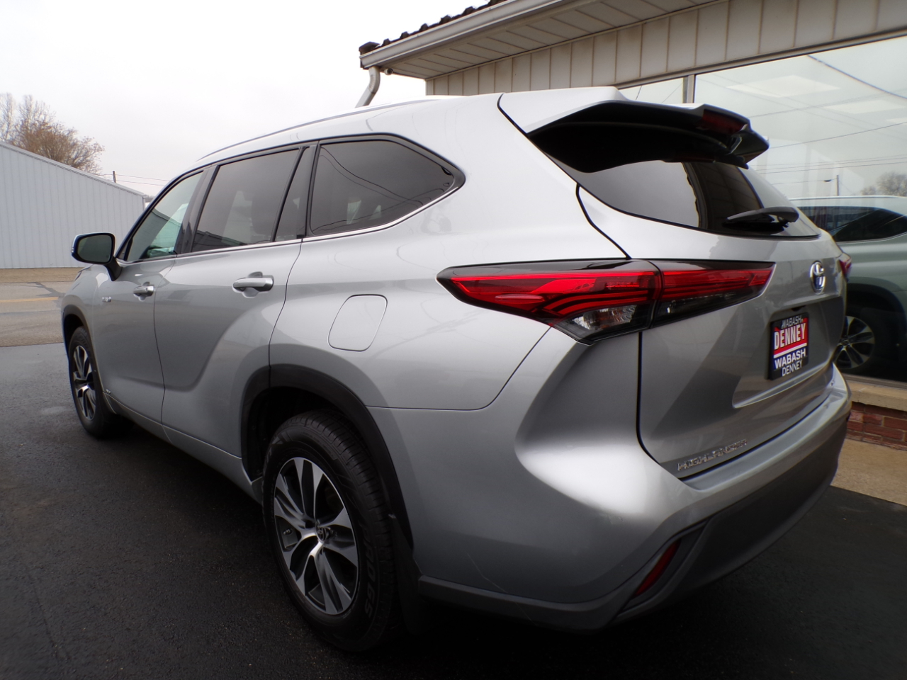 Toyota Highlander Hybrid XLE AWD (Natl) 2020