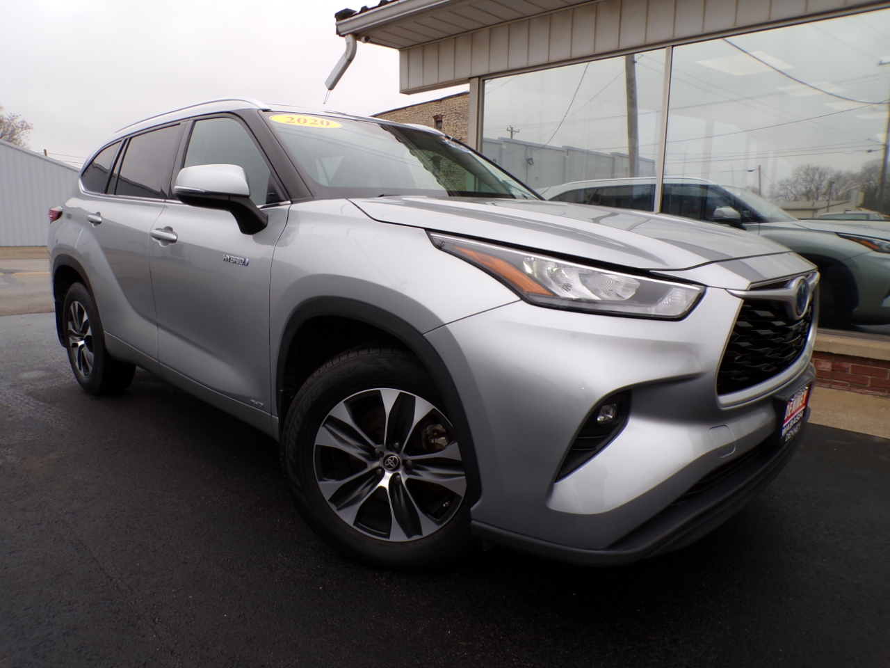 Toyota Highlander Hybrid XLE AWD (Natl) 2020