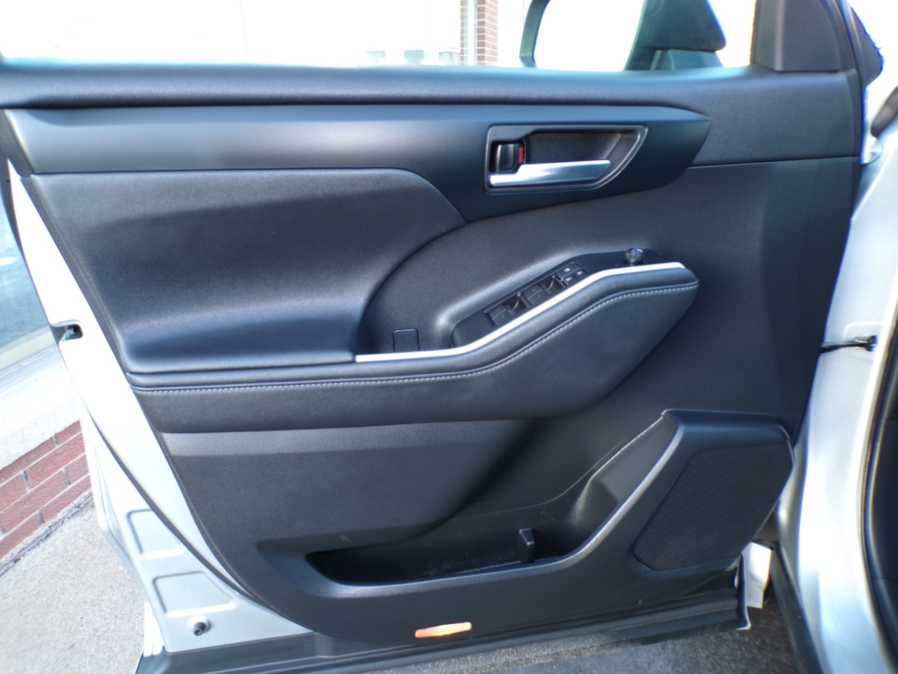 Toyota Highlander Hybrid XLE AWD (Natl) 2020