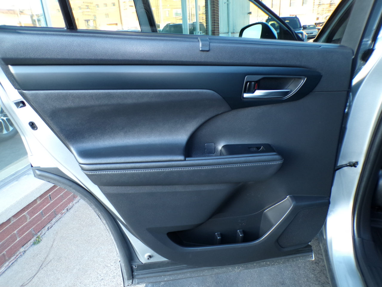 Toyota Highlander Hybrid XLE AWD (Natl) 2020