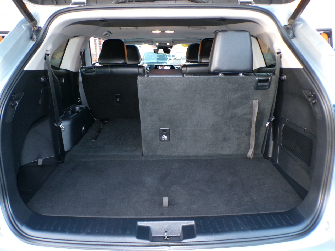 Toyota Highlander Hybrid XLE AWD (Natl) 2020