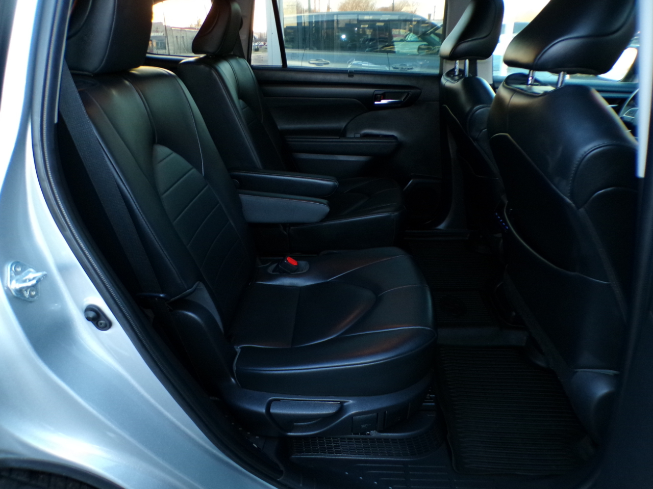 Toyota Highlander Hybrid XLE AWD (Natl) 2020