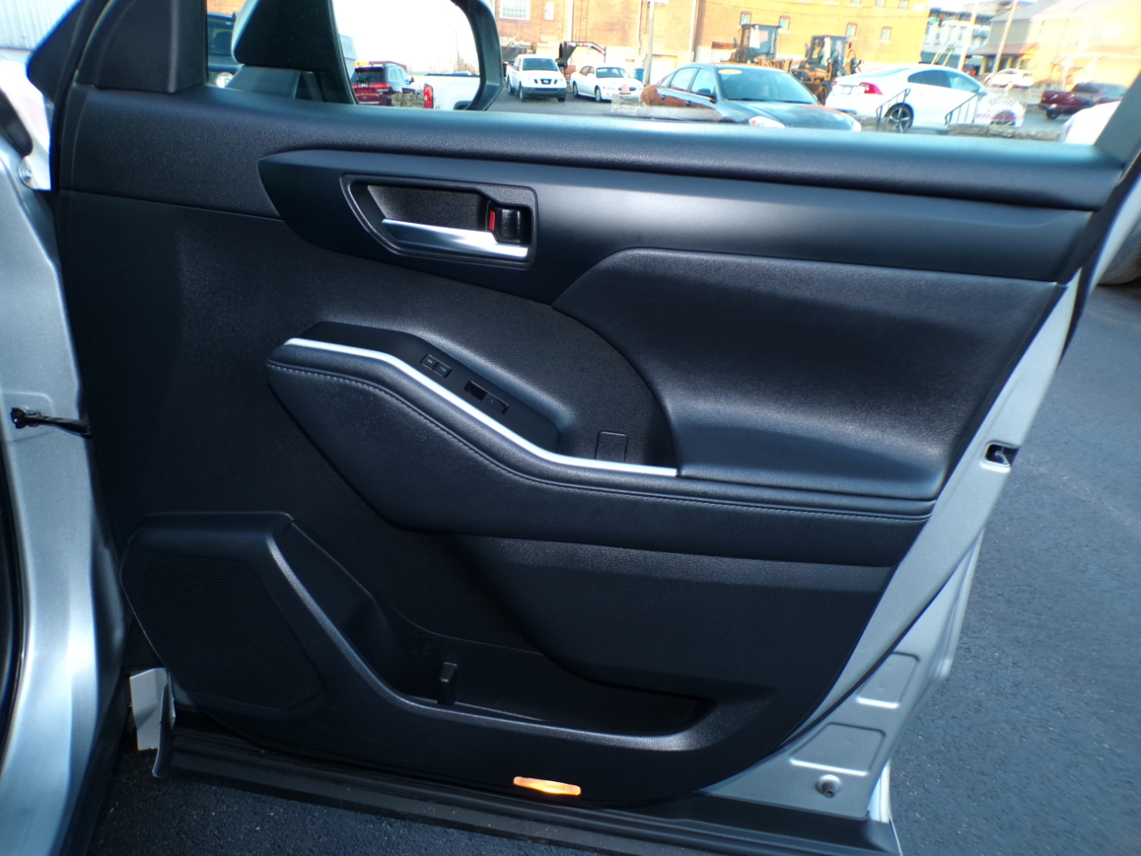 Toyota Highlander Hybrid XLE AWD (Natl) 2020