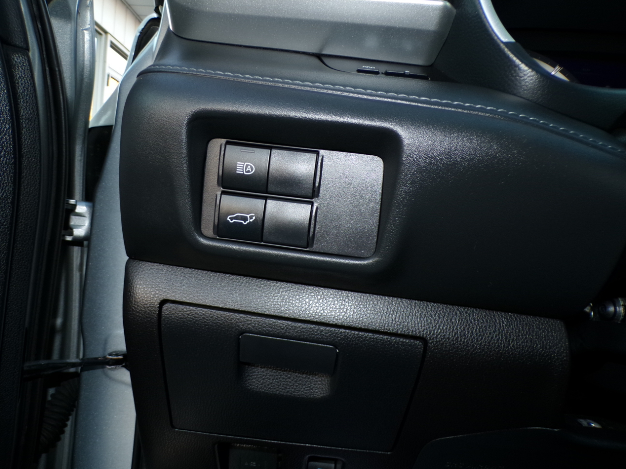 Toyota Highlander Hybrid XLE AWD (Natl) 2020