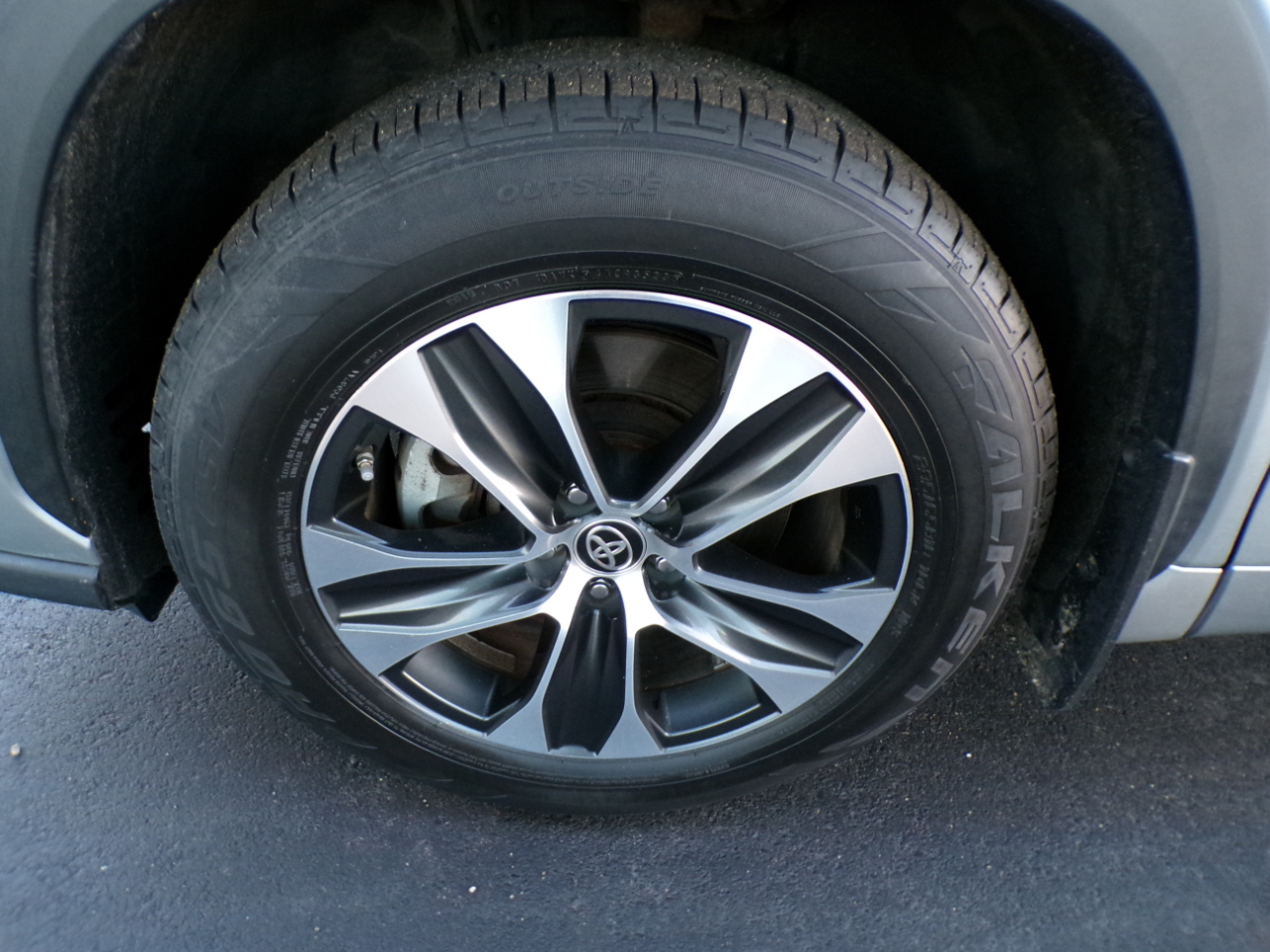 Toyota Highlander Hybrid XLE AWD (Natl) 2020