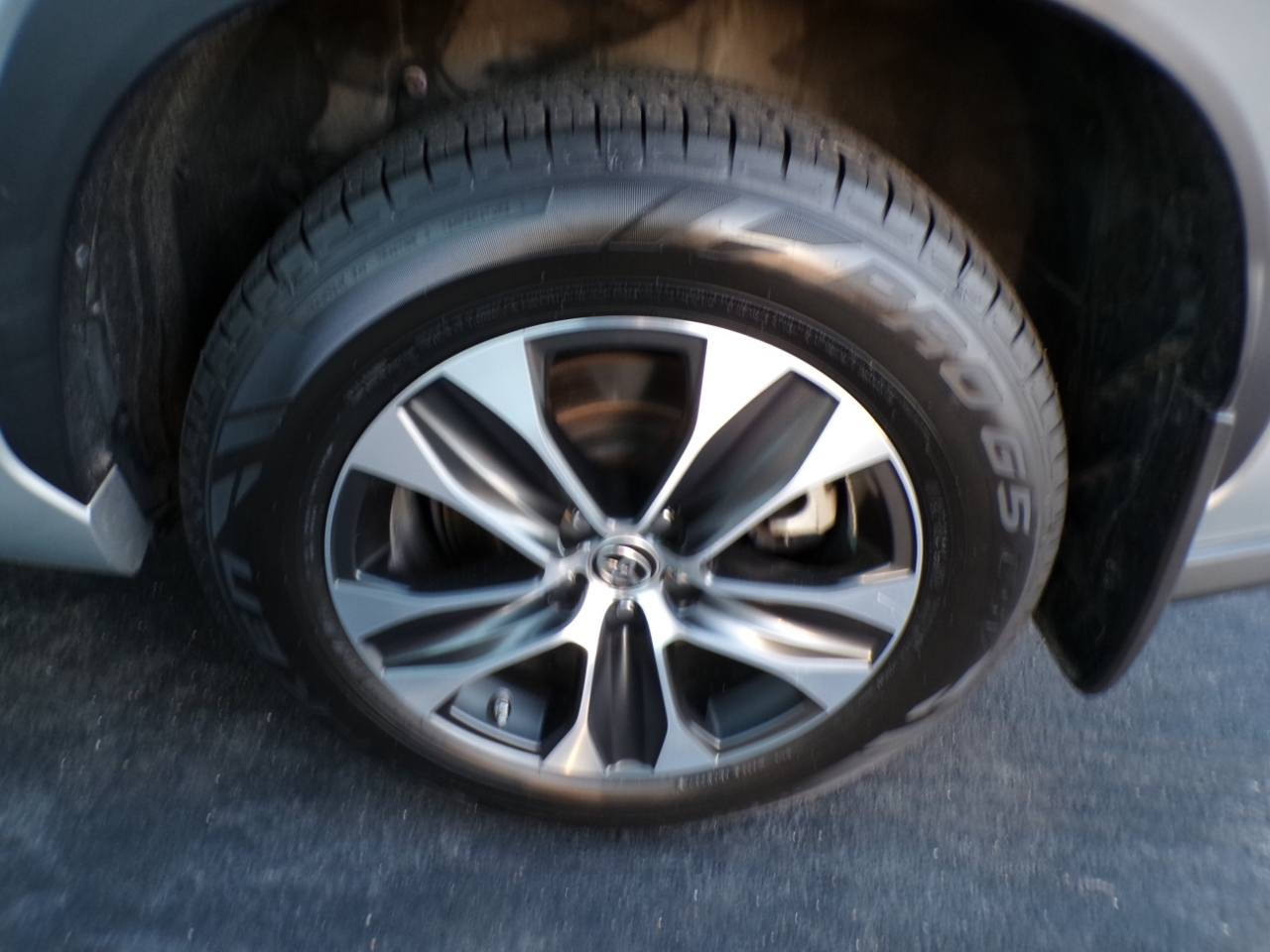 Toyota Highlander Hybrid XLE AWD (Natl) 2020