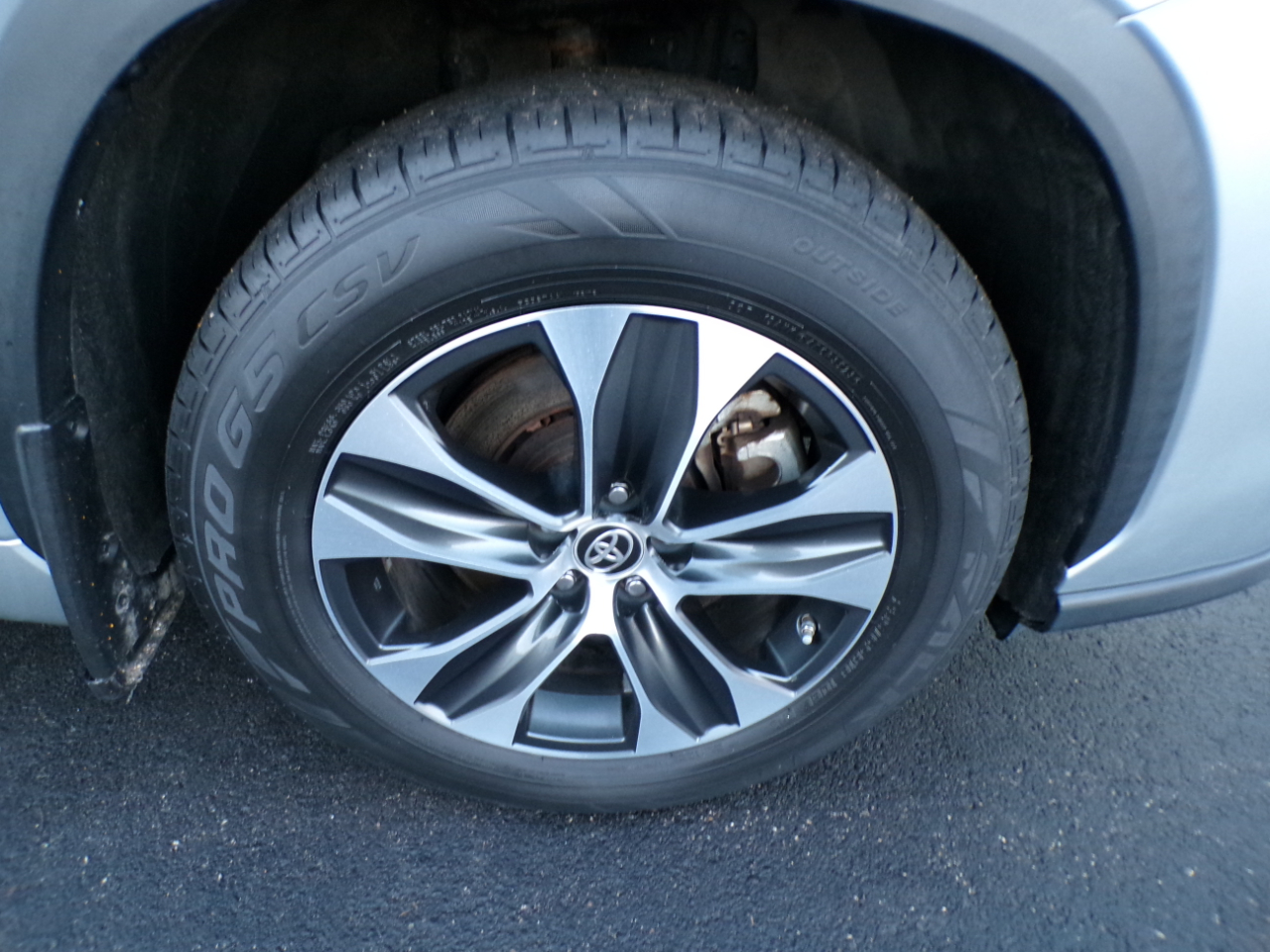 Toyota Highlander Hybrid XLE AWD (Natl) 2020