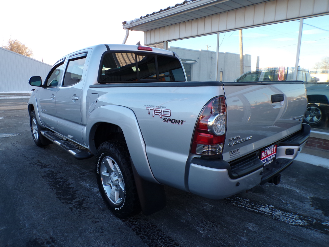 Toyota Tacoma 2WD Double Cab V6 AT PreRunner (Natl) 2012