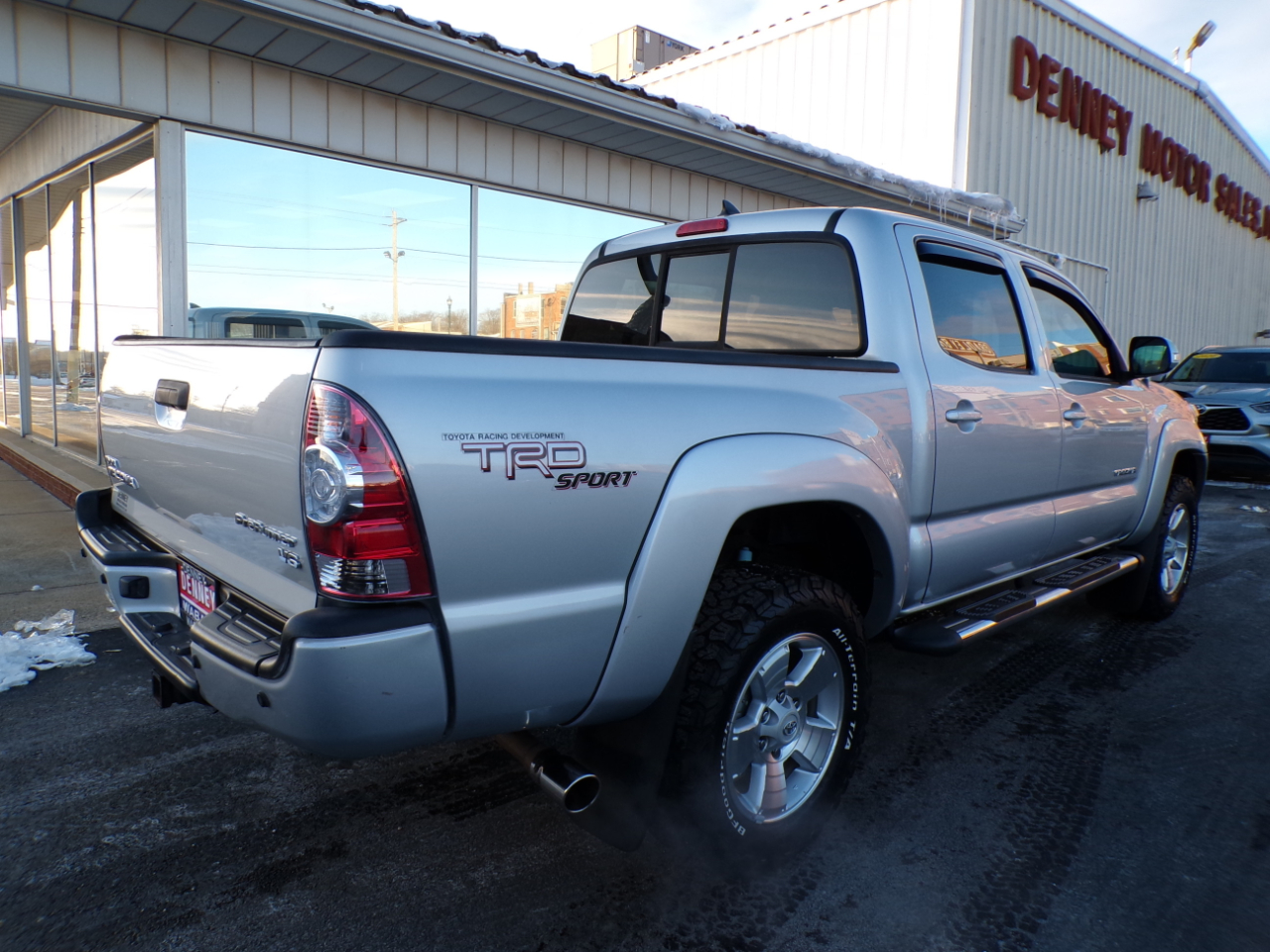 Toyota Tacoma 2WD Double Cab V6 AT PreRunner (Natl) 2012