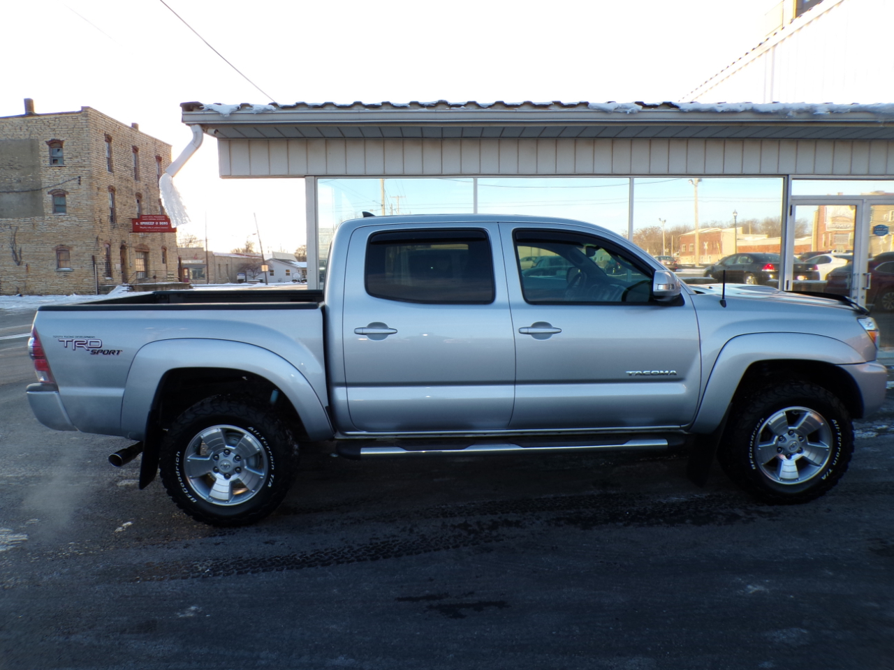 Toyota Tacoma 2WD Double Cab V6 AT PreRunner (Natl) 2012