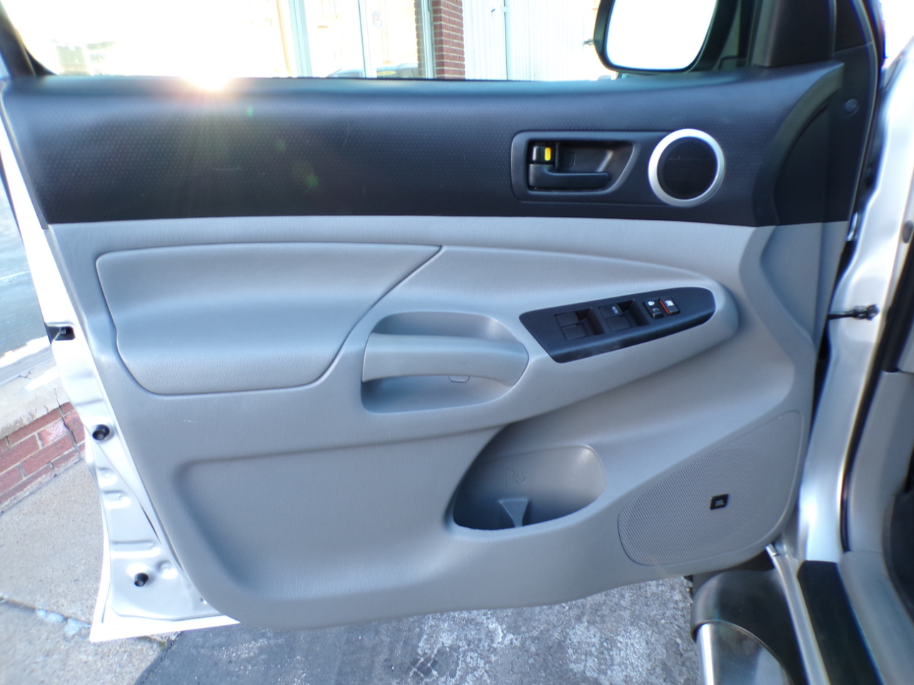 Toyota Tacoma 2WD Double Cab V6 AT PreRunner (Natl) 2012