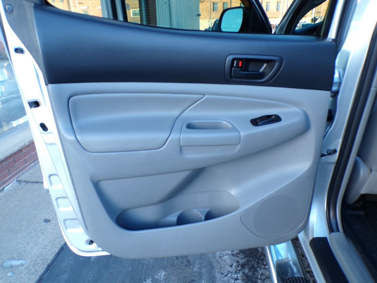 Toyota Tacoma 2WD Double Cab V6 AT PreRunner (Natl) 2012