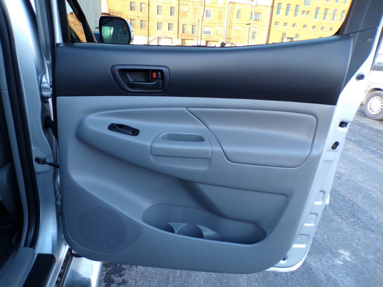 Toyota Tacoma 2WD Double Cab V6 AT PreRunner (Natl) 2012