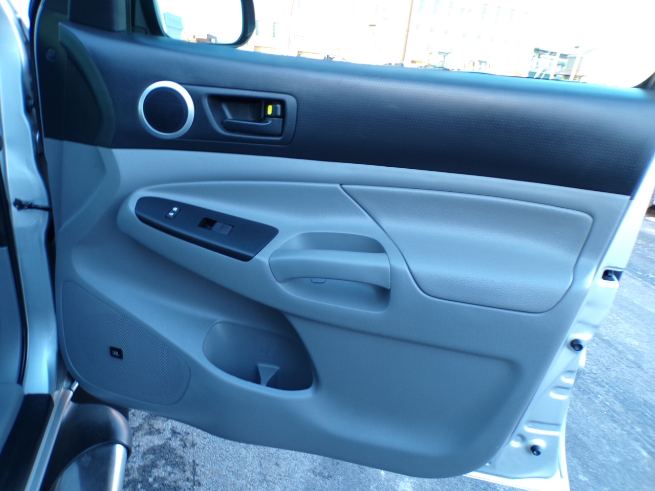 Toyota Tacoma 2WD Double Cab V6 AT PreRunner (Natl) 2012