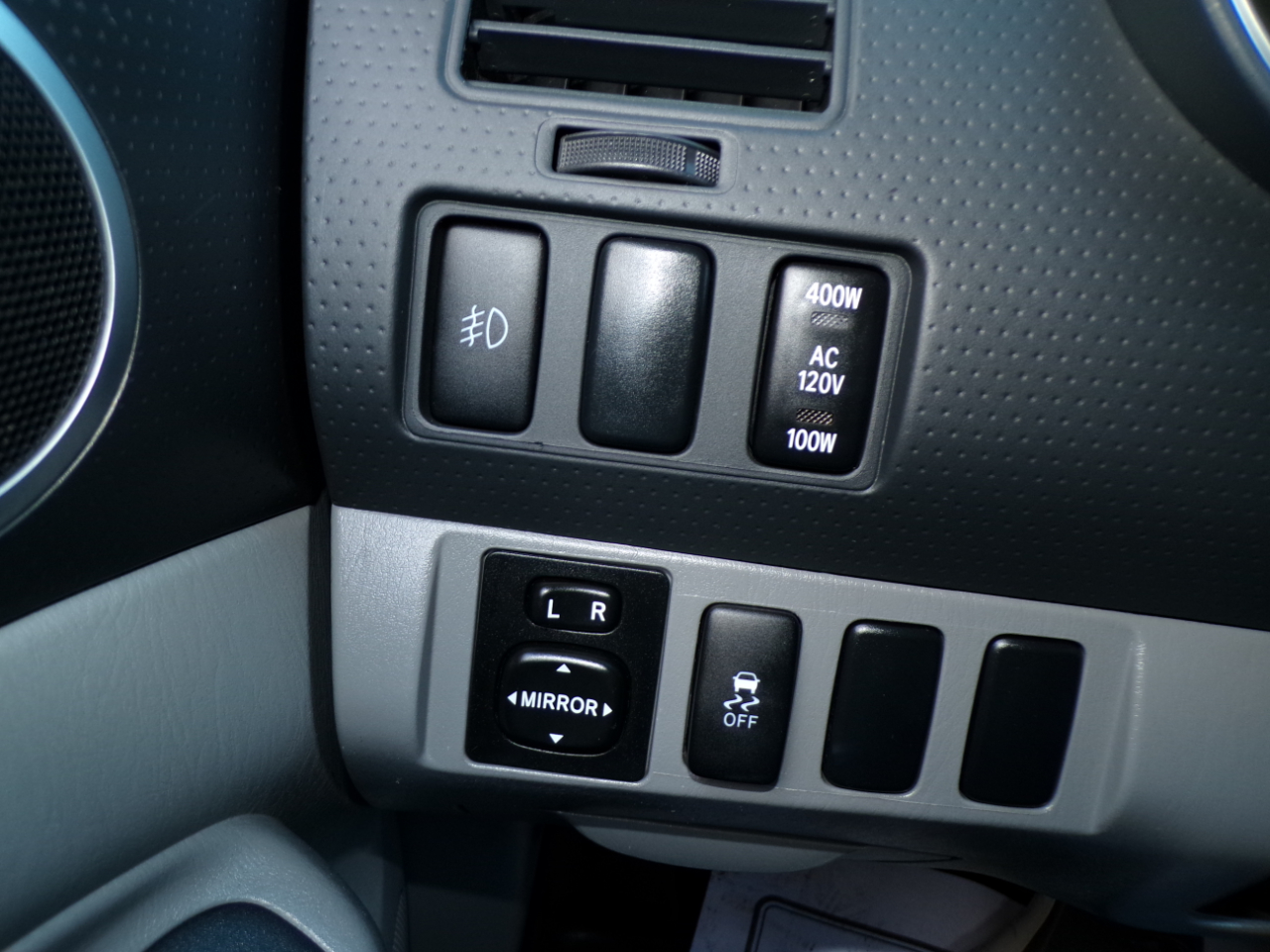 Toyota Tacoma 2WD Double Cab V6 AT PreRunner (Natl) 2012