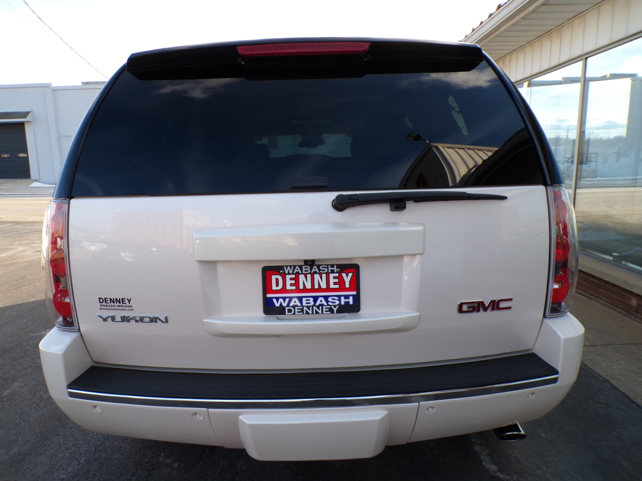 GMC Yukon AWD 4dr 1500 Denali 2013