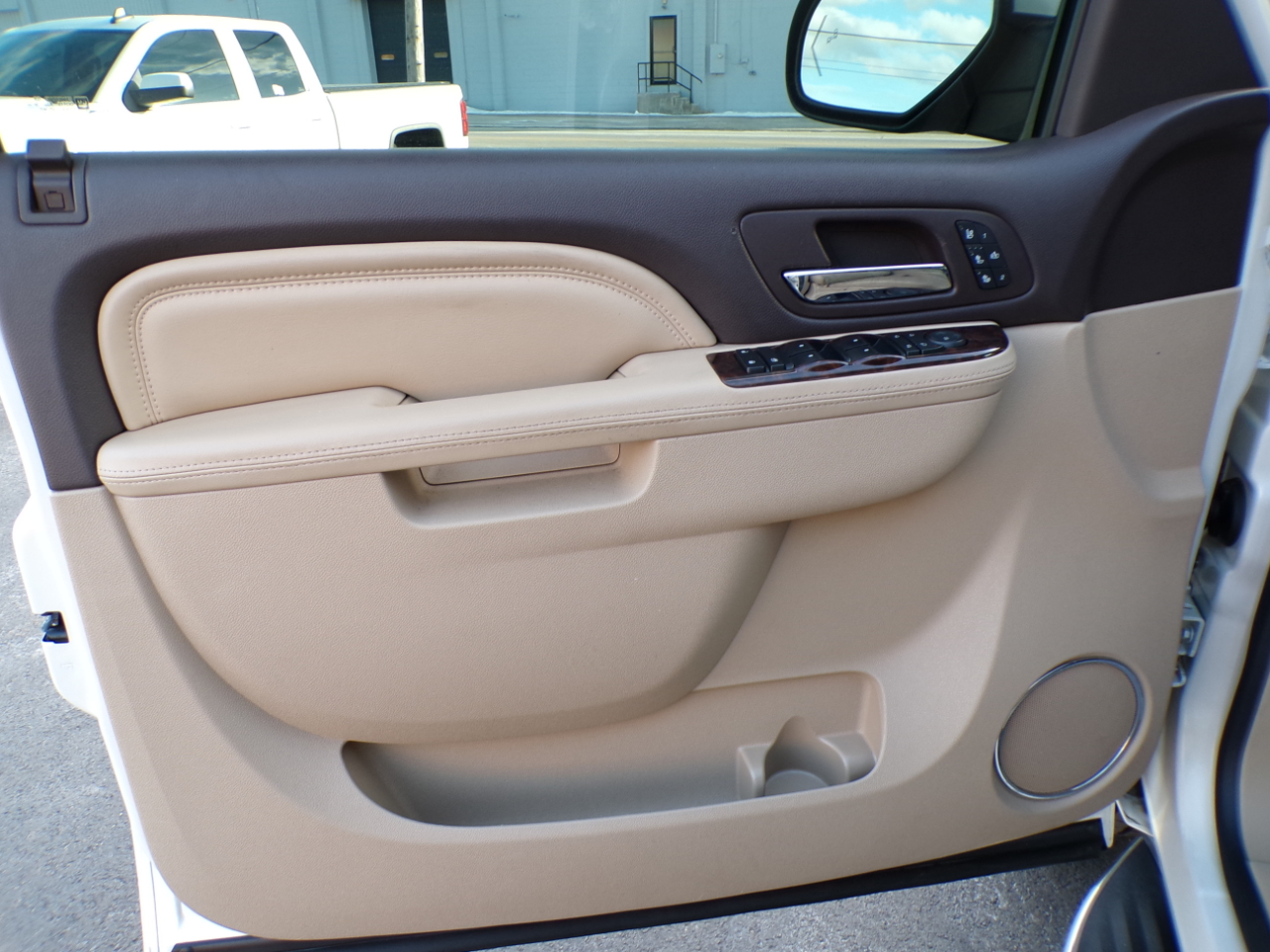 GMC Yukon AWD 4dr 1500 Denali 2013