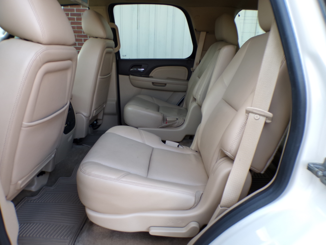 GMC Yukon AWD 4dr 1500 Denali 2013