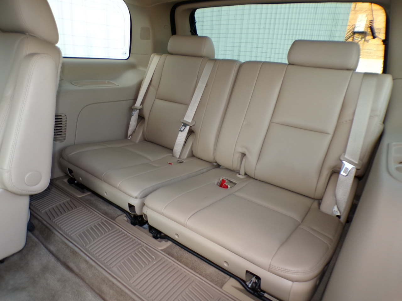 GMC Yukon AWD 4dr 1500 Denali 2013