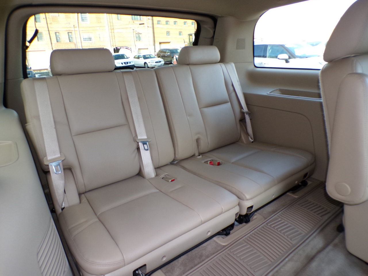 GMC Yukon AWD 4dr 1500 Denali 2013