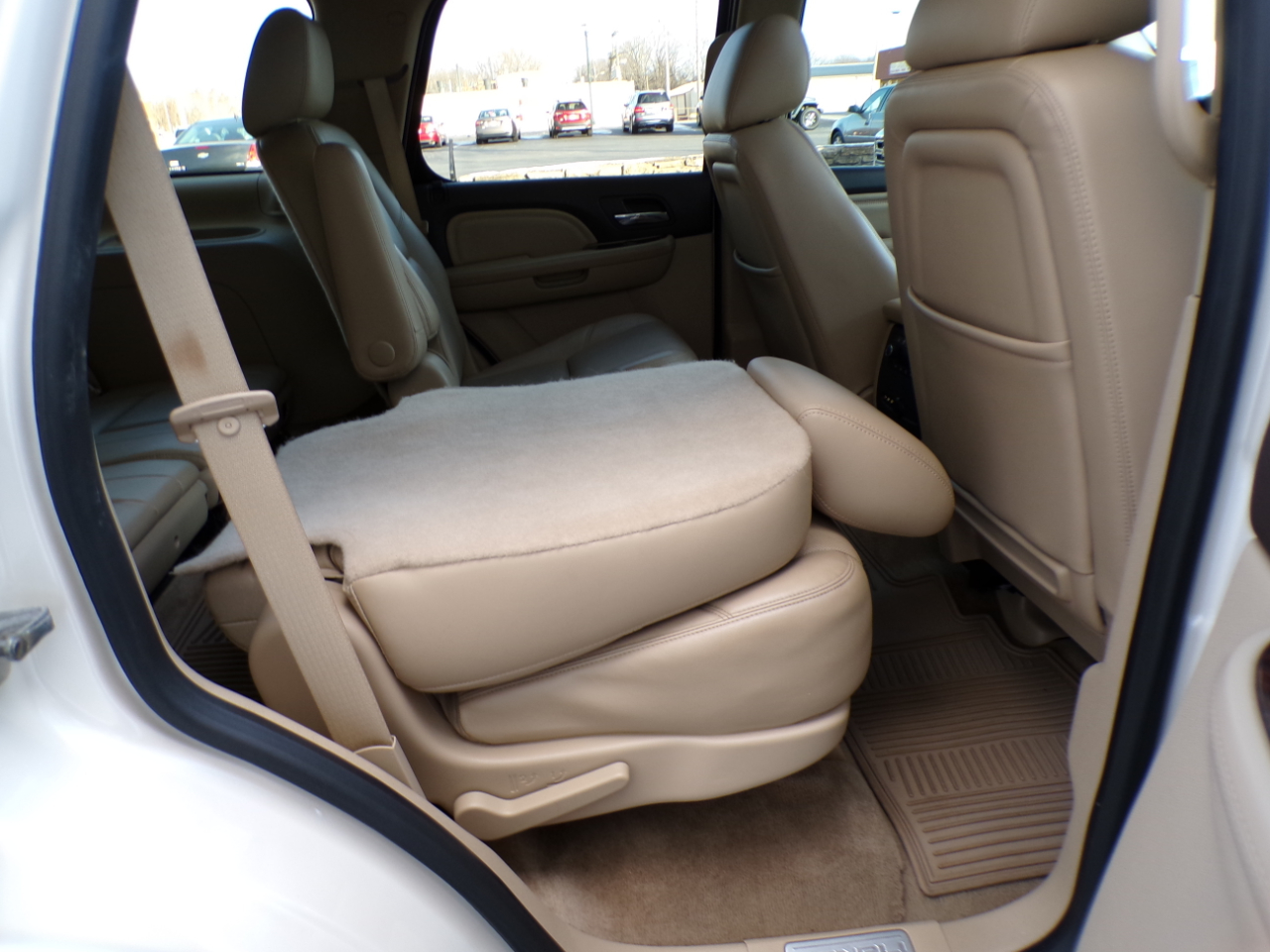 GMC Yukon AWD 4dr 1500 Denali 2013