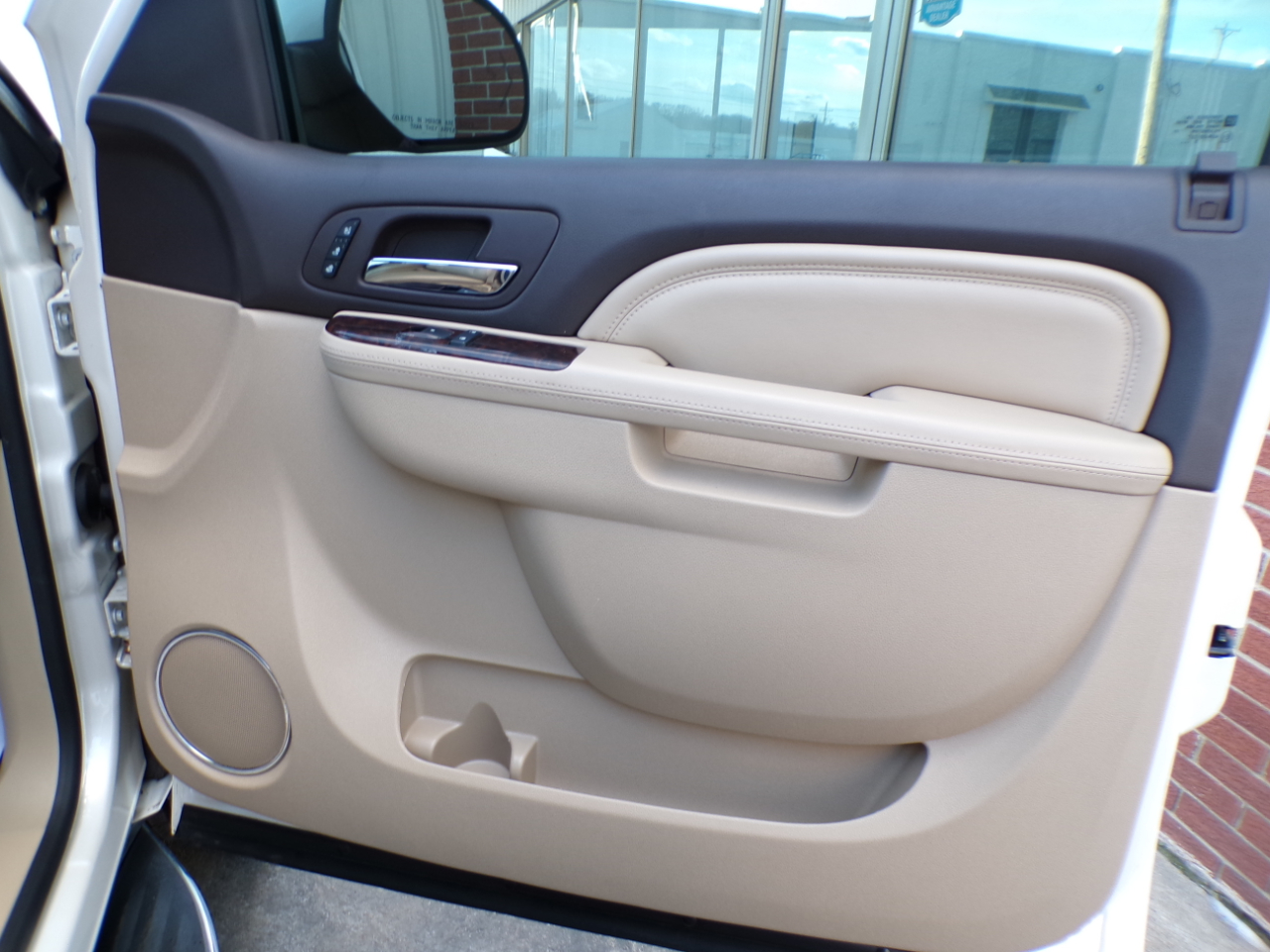 GMC Yukon AWD 4dr 1500 Denali 2013