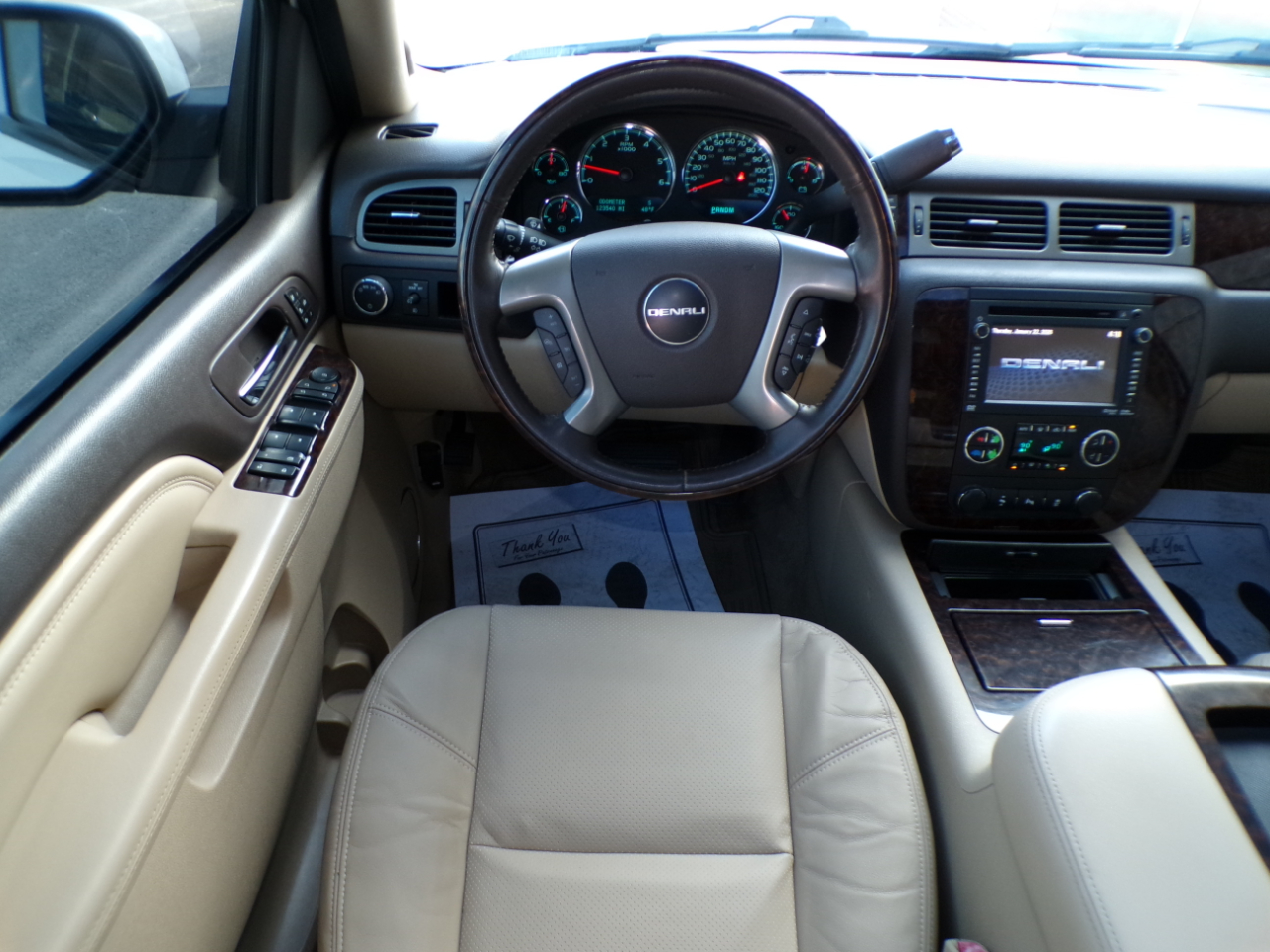 GMC Yukon AWD 4dr 1500 Denali 2013